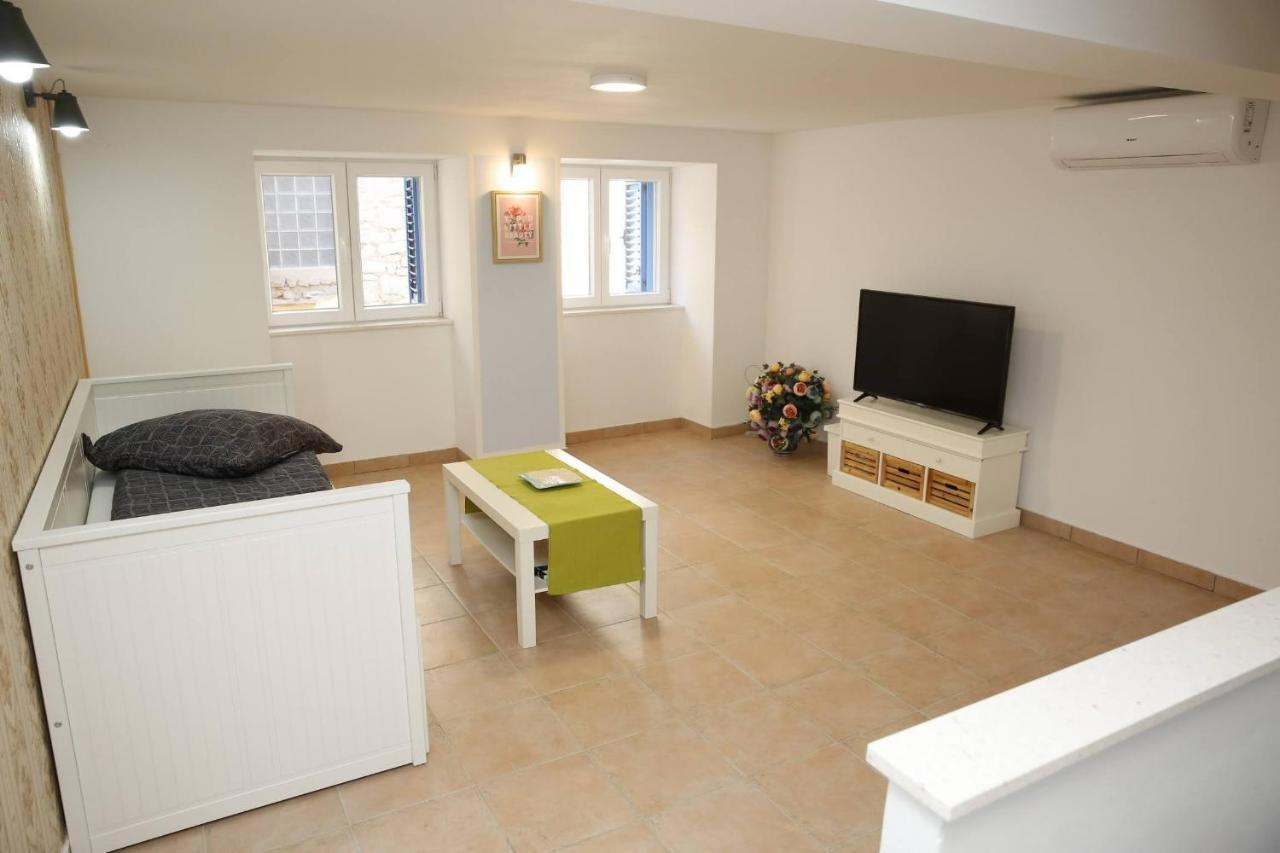 וודיצה Holiday Home Yan With Bay View מראה חיצוני תמונה